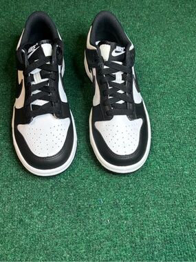 Nike Black & White Panda Low-Top Sneakers Size 5Y New